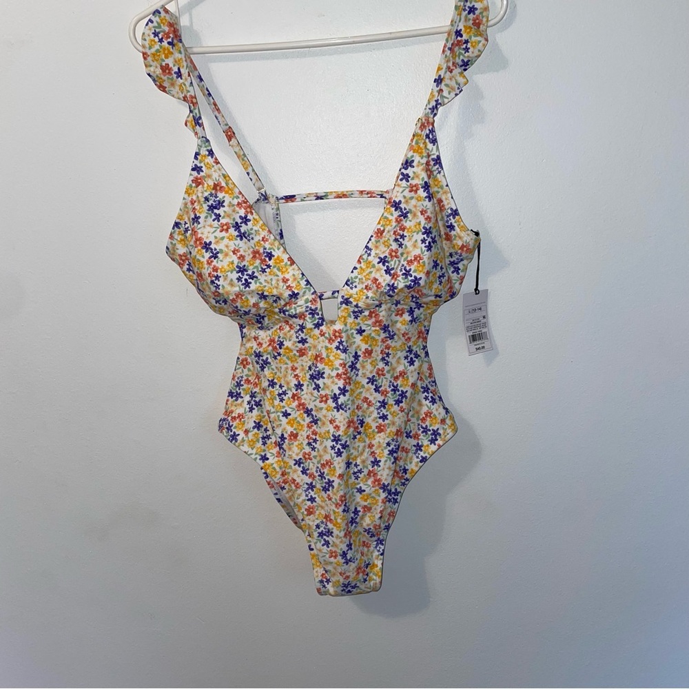 Shade and shore Size L 1 peice bathing suit flower patterned new with tags